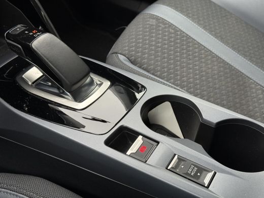 Peugeot e-2008 Aut. EV Allure 50kWh | SoH 90% | Navi | Camera | 3D Cockpit | ActivLease financial lease