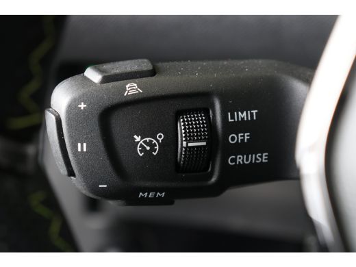 Peugeot e-2008 EV GT Pack 50 kWh | Navi | Camera | Verw. voorstoelen | PDC V+A | Leder alcantara | Cruise contro... ActivLease financial lease