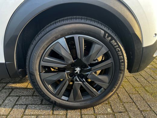 Peugeot e-2008 EV GT Pack 50 kWh | Navi | Camera | Verw. voorstoelen | PDC V+A | Leder alcantara | Cruise contro... ActivLease financial lease