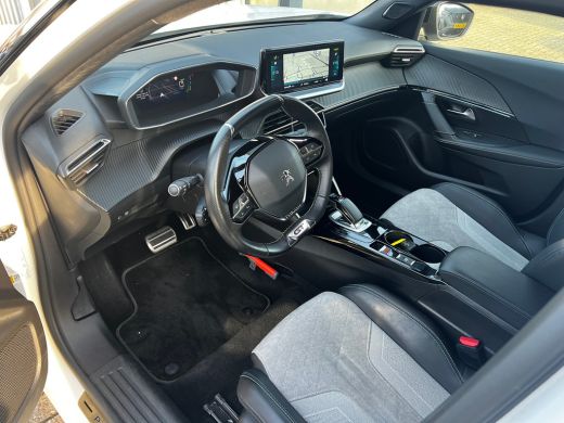 Peugeot e-2008 EV GT Pack 50 kWh | Navi | Camera | Verw. voorstoelen | PDC V+A | Leder alcantara | Cruise contro... ActivLease financial lease