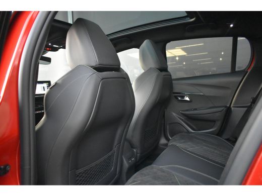 Peugeot e-208 EV GT 51 kWh 156pk 3 Fase 98%SOH! | Panoramadak | Massage | Elektr. Stoelen | 360 Camera | Stoelv... ActivLease financial lease