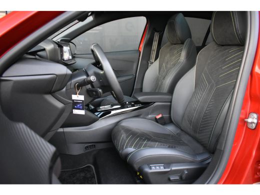 Peugeot e-208 EV GT 51 kWh 156pk 3 Fase 98%SOH! | Panoramadak | Massage | Elektr. Stoelen | 360 Camera | Stoelv... ActivLease financial lease