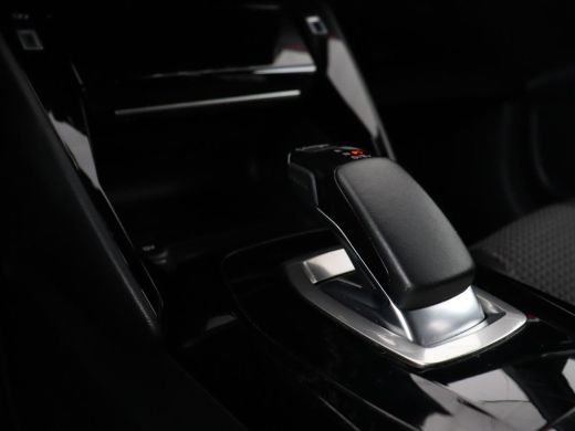 Peugeot e-208 EV GT Pack 50 kWh | Adaptive cruise | Carplay | Camera | Half leder | Keyless | Sportstoelen | Na... ActivLease financial lease