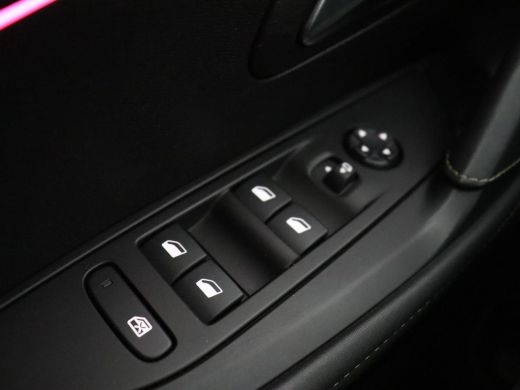Peugeot e-208 EV GT Pack 50 kWh | Adaptive cruise | Carplay | Camera | Half leder | Keyless | Sportstoelen | Na... ActivLease financial lease