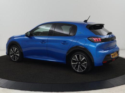 Peugeot e-208 EV GT Pack 50 kWh | Adaptive cruise | Carplay | Camera | Half leder | Keyless | Sportstoelen | Na... ActivLease financial lease