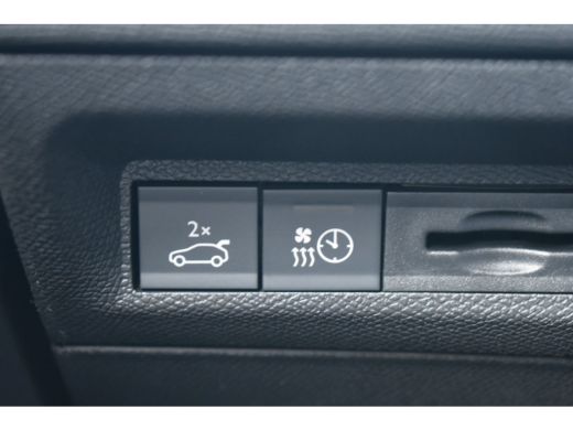 Peugeot e-308 GT 54 kWh Demo-Deal! | Warmtepomp | Alcantara | Massage | Elektr. Stoelen | Elektr. Achterklep | ... ActivLease financial lease