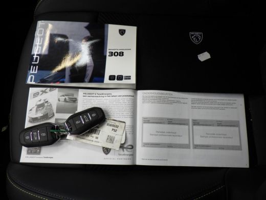 Peugeot e-308 GT Avantage EV 54 kWh 99%SOH! 8 Jaar Garantie! | Massage | Warmtepomp | Elektr. Stoelen | Adaptiv... ActivLease financial lease