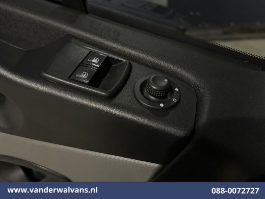 Renault Trafic 1.6 dCi 126pk L1H1 Euro6 Airco | Imperiaal | Navigatie | Trekhaak | Cruisecontrol | Parkeersensor... ActivLease financial lease