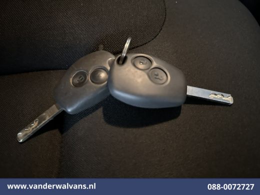 Renault Trafic 1.6 dCi 126pk L1H1 Euro6 Airco | Imperiaal | Navigatie | Trekhaak | Cruisecontrol | Parkeersensor... ActivLease financial lease