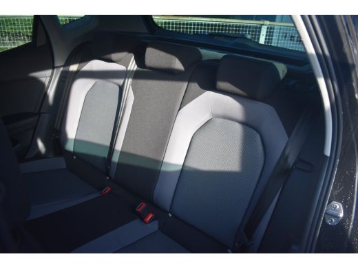 Seat Arona 1.0 TSI 95PK Style Business Intense | TREKHAAK | CAMERA | NAVIGATIE | CRUISE | CLIMATE CONTROL | LED ActivLease financial lease