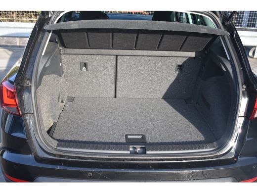 Seat Arona 1.0 TSI 95PK Style Business Intense | TREKHAAK | CAMERA | NAVIGATIE | CRUISE | CLIMATE CONTROL | LED ActivLease financial lease