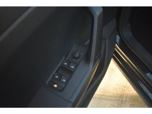 Seat Arona 1.0 TSI 95PK Style Business Intense | TREKHAAK | CAMERA | NAVIGATIE | CRUISE | CLIMATE CONTROL | LED ActivLease financial lease