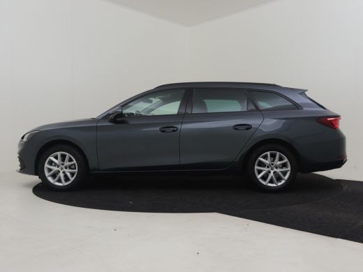 Seat Leon Sportstourer 1.0 eTSI Style Business Intense 111pk DSG/AUTO | Trekhaak | Camera achter | Adaptief... ActivLease financial lease