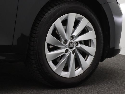 Skoda Octavia Combi 1.5 TSI MHEV Selection 115PK DSG Adaptieve Cruise Control, Parkeersensoren voor en achter, ... ActivLease financial lease
