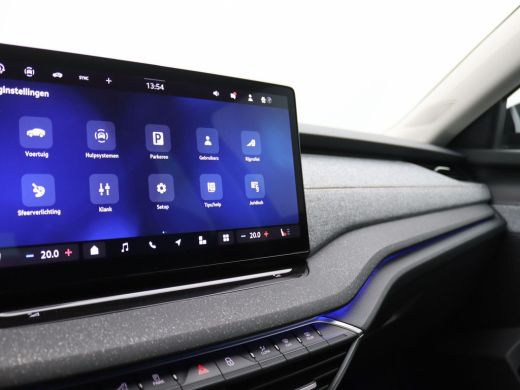 Skoda Octavia Combi 1.5 TSI MHEV Selection 115PK DSG Adaptieve Cruise Control, Parkeersensoren voor en achter, ... ActivLease financial lease