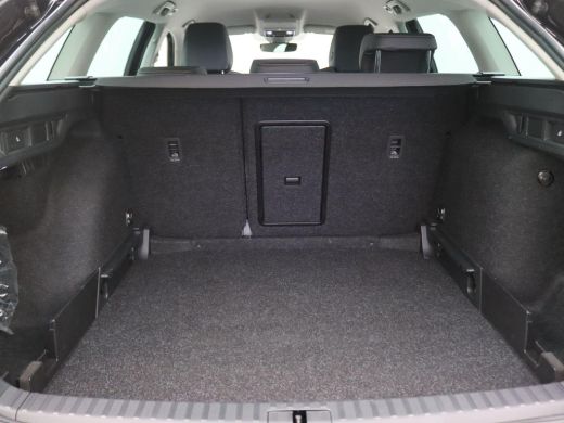 Skoda Octavia Combi 1.5 TSI MHEV Selection 115PK DSG Adaptieve Cruise Control, Parkeersensoren voor en achter, ... ActivLease financial lease
