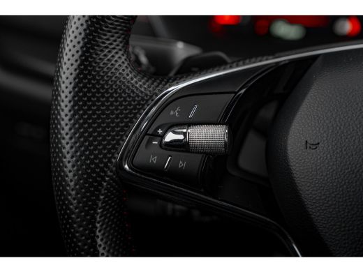 Skoda Octavia Combi 245 PK RS iV Head up | 360 Camera | Trekhaak | Adaptive cruise control | Massagefunctie | C... ActivLease financial lease