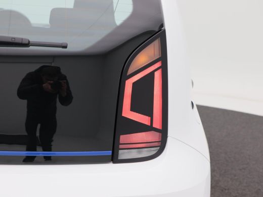 Volkswagen e-up! e-up! | Navigatiesysteem | Achteruitrijcamera | Cruise Control | ECC | 5-Deurs | 60.906 Km ActivLease financial lease