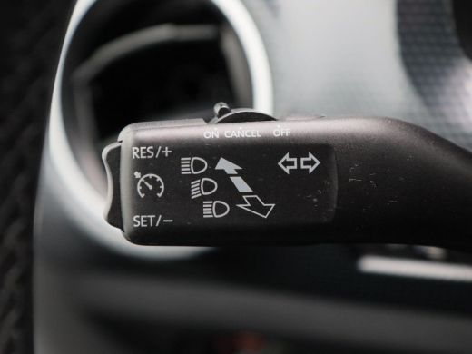 Volkswagen e-up! e-up! | Navigatiesysteem | Achteruitrijcamera | Cruise Control | ECC | 5-Deurs | 60.906 Km ActivLease financial lease