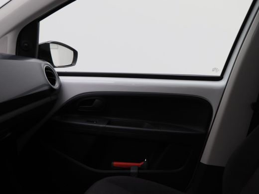 Volkswagen e-up! e-up! | Navigatiesysteem | Achteruitrijcamera | Cruise Control | ECC | 5-Deurs | 60.906 Km ActivLease financial lease