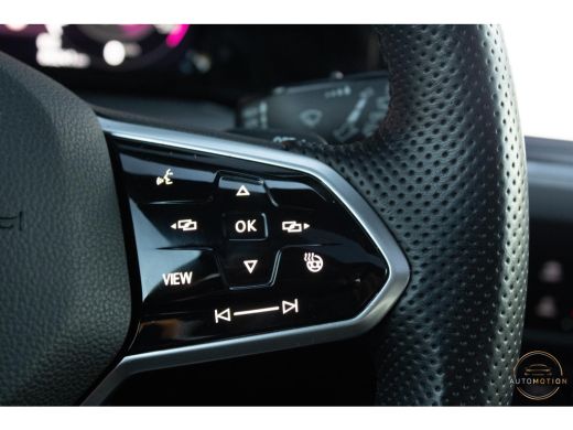 Volkswagen Golf 1.4 eHybrid GTE PANO IQ LIGHTS CAMERA ACC ActivLease financial lease