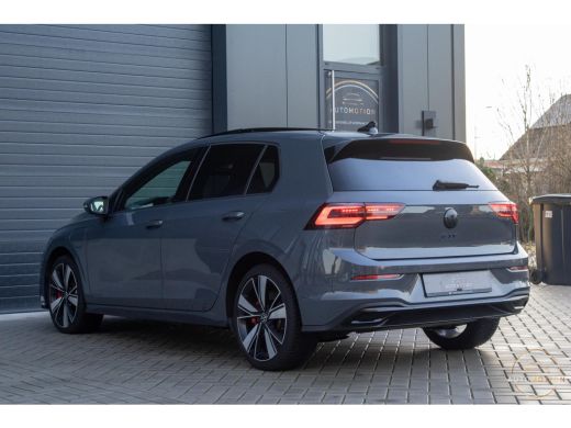 Volkswagen Golf 1.4 eHybrid GTE PANO IQ LIGHTS CAMERA ACC ActivLease financial lease