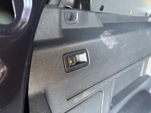 Volkswagen ID. Buzz Cargo Cargo 77 kWh | Trekhaak | Zeer compleet | L1 | 204 pk | SOH 97% | ActivLease financial lease