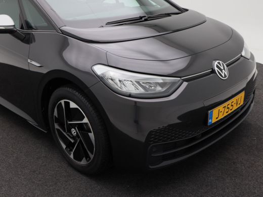 Volkswagen ID.3 First 58 kWh 204 Pk Automaat | Adaptive Cruise | Navigatiesysteem | Stoelverwarming | CarPlay | L... ActivLease financial lease