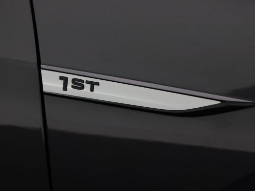 Volkswagen ID.3 First 58 kWh 204 Pk Automaat | Adaptive Cruise | Navigatiesysteem | Stoelverwarming | CarPlay | L... ActivLease financial lease