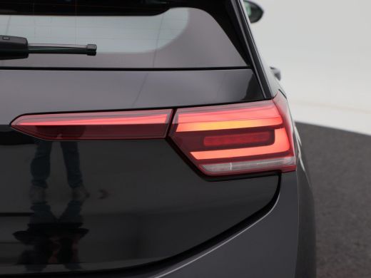 Volkswagen ID.3 First 58 kWh 204 Pk Automaat | Adaptive Cruise | Navigatiesysteem | Stoelverwarming | CarPlay | L... ActivLease financial lease