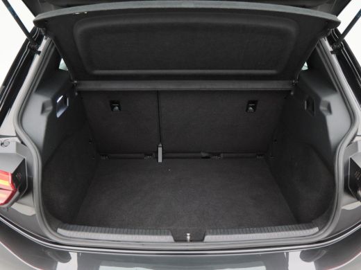 Volkswagen ID.3 First 58 kWh 204 Pk Automaat | Adaptive Cruise | Navigatiesysteem | Stoelverwarming | CarPlay | L... ActivLease financial lease