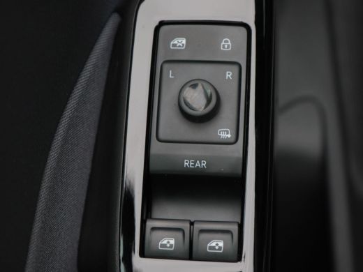 Volkswagen ID.3 First 58 kWh 204 Pk Automaat | Adaptive Cruise | Navigatiesysteem | Stoelverwarming | CarPlay | L... ActivLease financial lease