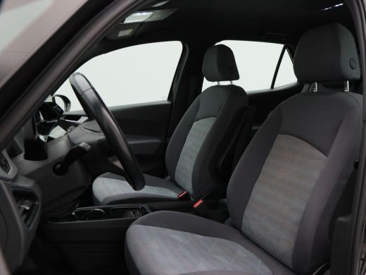 Volkswagen ID.3 First 58 kWh 204 Pk Automaat | Adaptive Cruise | Navigatiesysteem | Stoelverwarming | CarPlay | L... ActivLease financial lease