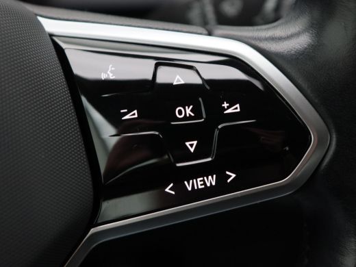 Volkswagen ID.3 First 58 kWh 204 Pk Automaat | Adaptive Cruise | Navigatiesysteem | Stoelverwarming | CarPlay | L... ActivLease financial lease