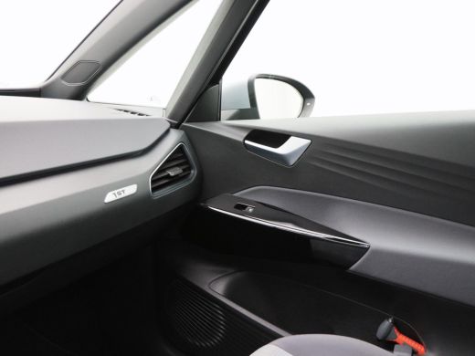 Volkswagen ID.3 First 58 kWh 204 Pk Automaat | Adaptive Cruise | Navigatiesysteem | Stoelverwarming | CarPlay | L... ActivLease financial lease