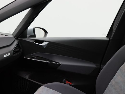 Volkswagen ID.3 First 58 kWh 204 Pk Automaat | Adaptive Cruise | Navigatiesysteem | Stoelverwarming | CarPlay | L... ActivLease financial lease