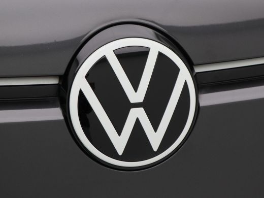 Volkswagen ID.3 First 58 kWh 204 Pk Automaat | Adaptive Cruise | Navigatiesysteem | Stoelverwarming | CarPlay | L... ActivLease financial lease