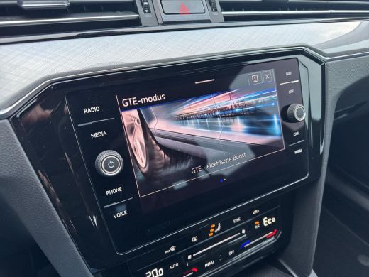 Volkswagen Passat Variant 1.4 TSI PHEV GTE Business | Elec. Klep | LED | App Connect | Trekhaak | SOH 94% | ActivLease financial lease