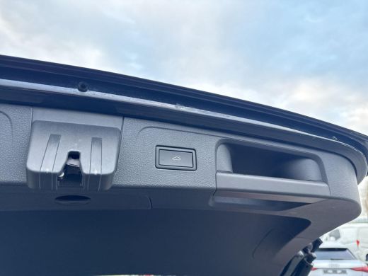 Volkswagen Passat Variant 1.4 TSI PHEV GTE Business | Elec. Klep | LED | App Connect | Trekhaak | SOH 94% | ActivLease financial lease