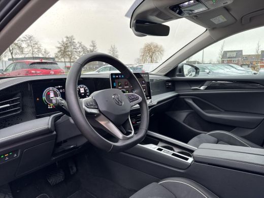 Volkswagen Passat Variant 1.5 eHybrid Business | PHEV | 204 pk | Trekhaak | A-Camera | ERGO | SOH 100% | ActivLease financial lease