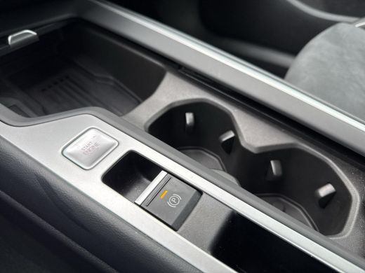 Volkswagen Passat Variant 1.5 eHybrid Business | PHEV | 204 pk | Trekhaak | A-Camera | ERGO | SOH 100% | ActivLease financial lease