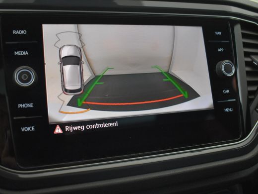 Volkswagen T-Roc 1.5 TSI Sport R-line 150pk/DSG/AUTO Panorama dak | Camera achter | Navigatie | App connect | Adap... ActivLease financial lease