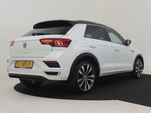 Volkswagen T-Roc 1.5 TSI Sport R-line 150pk/DSG/AUTO Panorama dak | Camera achter | Navigatie | App connect | Adap... ActivLease financial lease