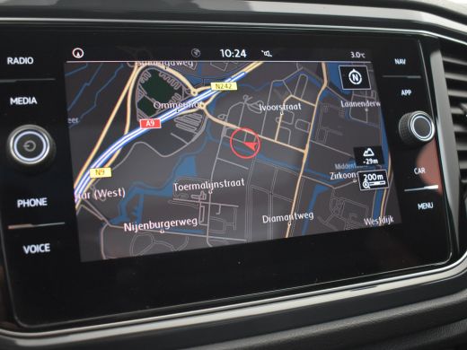 Volkswagen T-Roc 1.5 TSI Sport R-line 150pk/DSG/AUTO Panorama dak | Camera achter | Navigatie | App connect | Adap... ActivLease financial lease