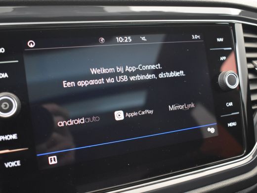 Volkswagen T-Roc 1.5 TSI Sport R-line 150pk/DSG/AUTO Panorama dak | Camera achter | Navigatie | App connect | Adap... ActivLease financial lease