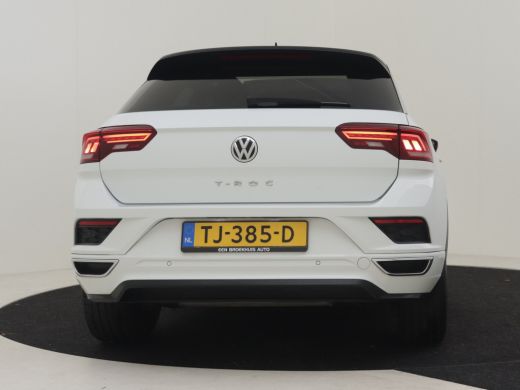 Volkswagen T-Roc 1.5 TSI Sport R-line 150pk/DSG/AUTO Panorama dak | Camera achter | Navigatie | App connect | Adap... ActivLease financial lease
