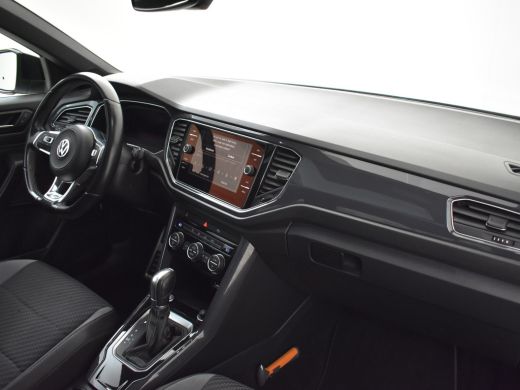Volkswagen T-Roc 1.5 TSI Sport R-line 150pk/DSG/AUTO Panorama dak | Camera achter | Navigatie | App connect | Adap... ActivLease financial lease