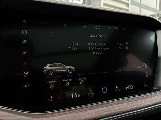 Volkswagen Touareg 3.0 TSi eHybrid 340 pk 4MOTION Elegance | Luchtvering | Elektrische Panoramadak | Achteruitrijcam... ActivLease financial lease