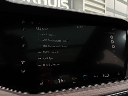 Volkswagen Touareg 3.0 TSi eHybrid 340 pk 4MOTION Elegance | Luchtvering | Elektrische Panoramadak | Achteruitrijcam... ActivLease financial lease