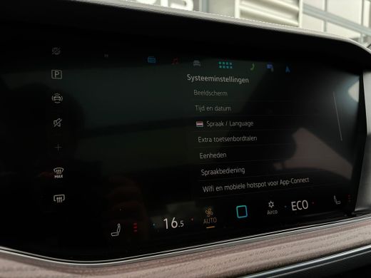 Volkswagen Touareg 3.0 TSi eHybrid 340 pk 4MOTION Elegance | Luchtvering | Elektrische Panoramadak | Achteruitrijcam... ActivLease financial lease